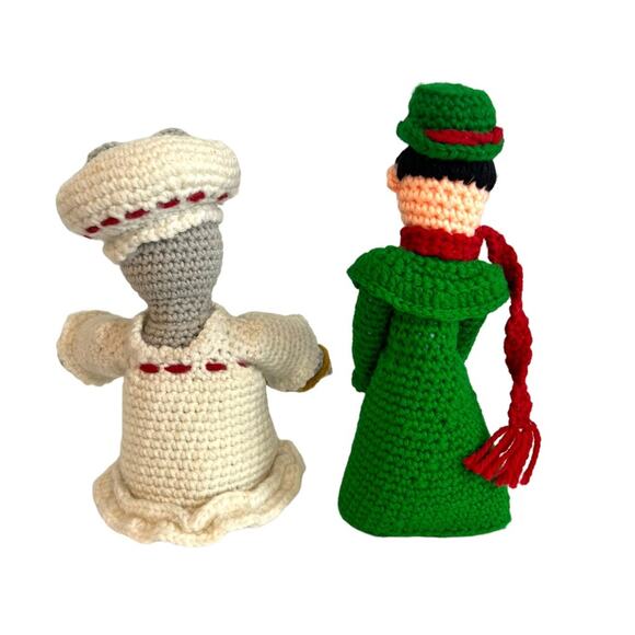 Vintage Handcrafted Holiday Decoration Caroler Mouse Hand Knit Figures - Picture 6 of 15